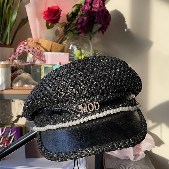 ✨Hats in this closet: Two for $15 - Picture 2 of 3